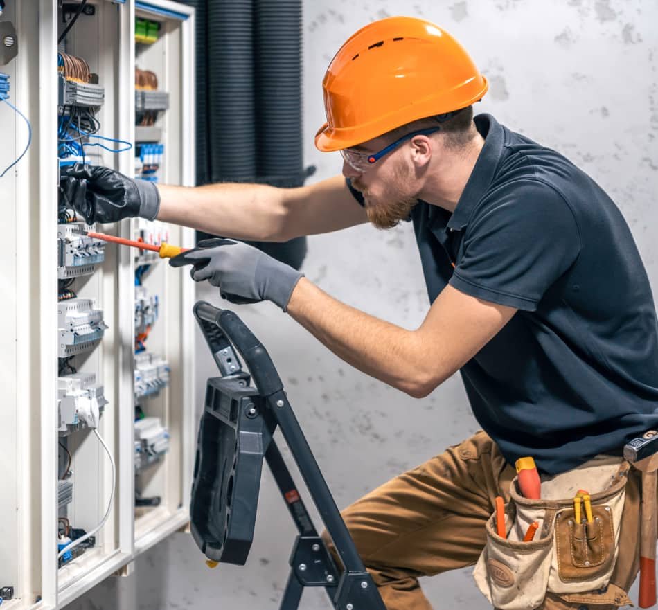 electrician-slide03.jpg